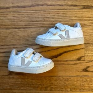 Veja Esplar Sneaker, White Natural, Kids Size US 6 (EU 22)